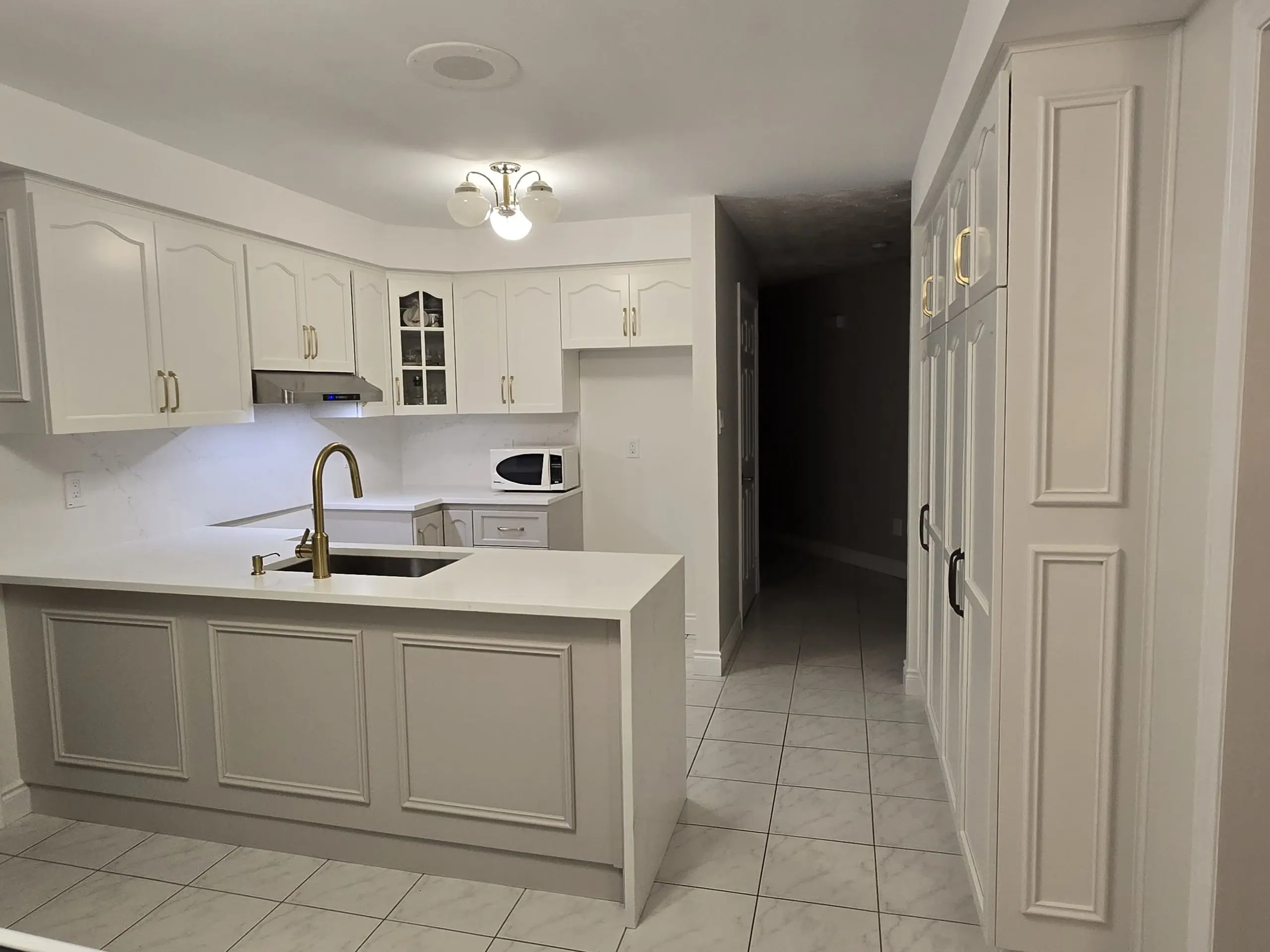 Kitchen Refinishing Inspiration Image 3 | MK Enhancement | Hamilton Kitchen Refinishing Inspiration Image 3 | MK Enhancement | Hamilton